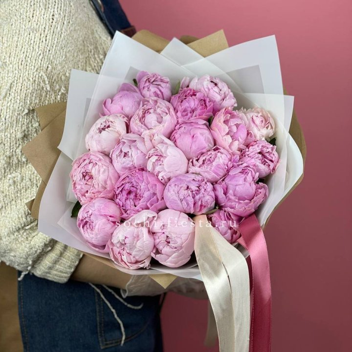 Букет из 21 пионов в Рязани