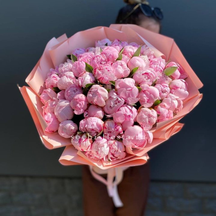 Нежный букет 51 пионов  в Рязани