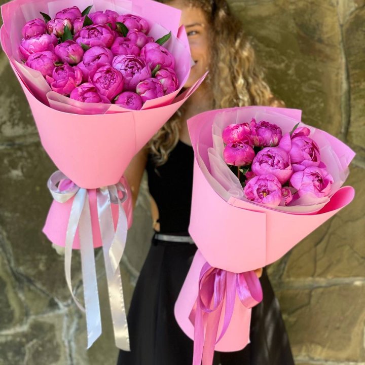 Букет ярких пионов  в Рязани