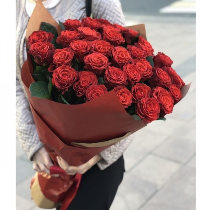 29 высоких роз  в Рязани