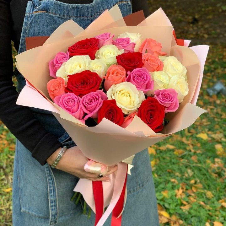 25 роз "Карусель" в Рязани