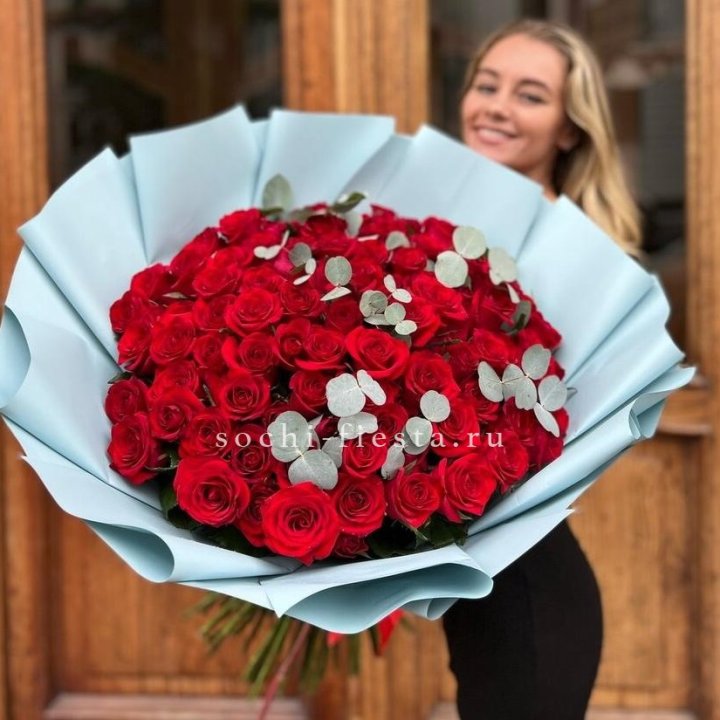 101 красная роза с эвкалиптом в Рязани