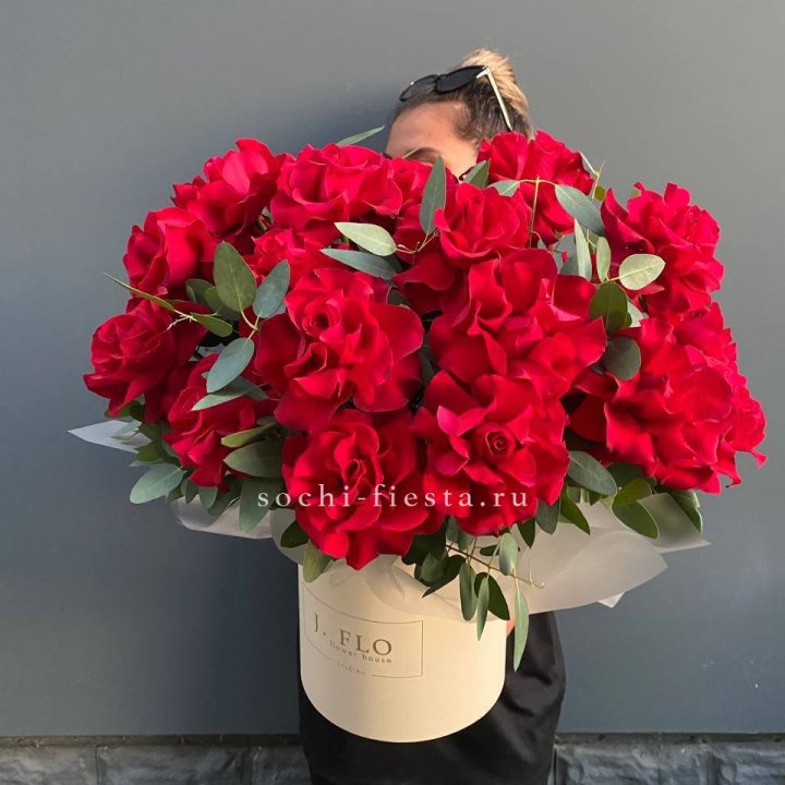 25 Французских красных роз в коробке в Рязани