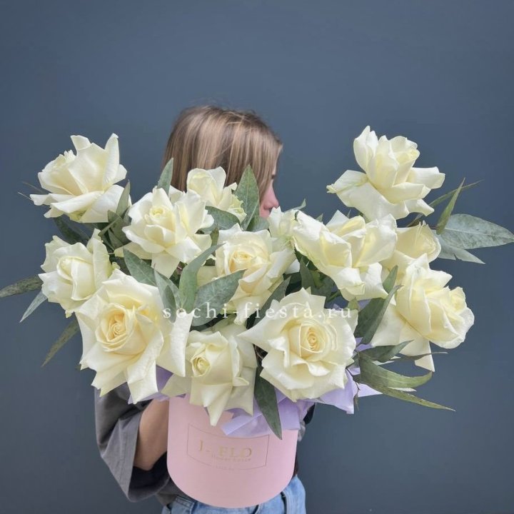 15 Французских роз в боксе в Рязани