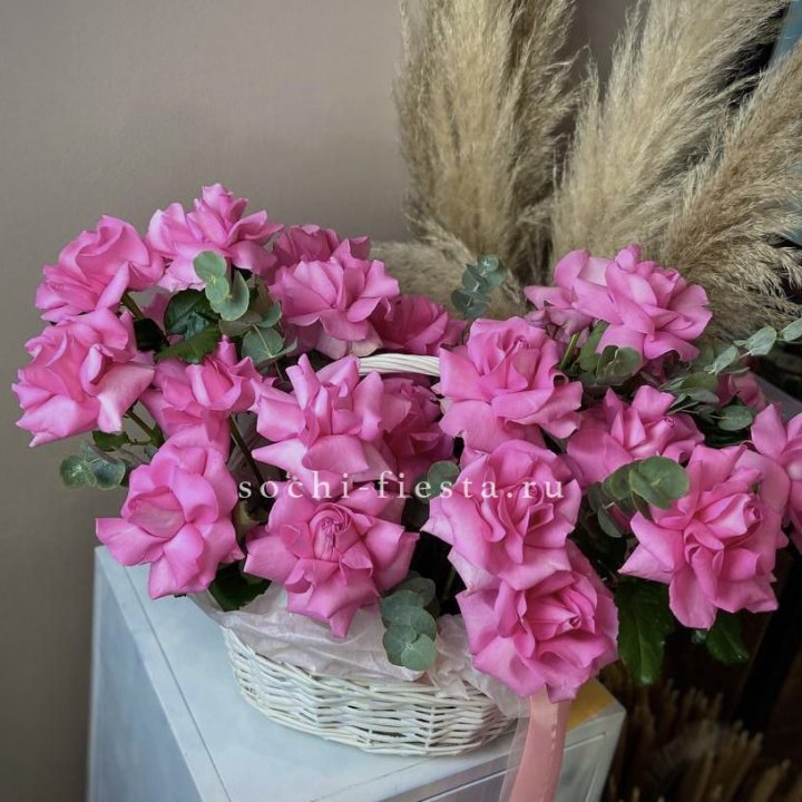 25 роз в цветочной корзине Пинк в Рязани