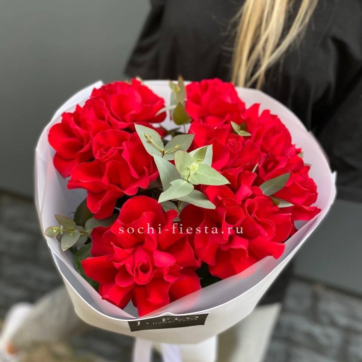 9 Красных французских роз в Рязани
