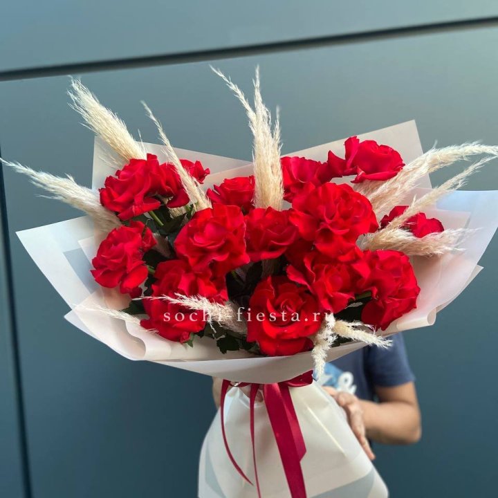 15 Красных французских розы в Рязани