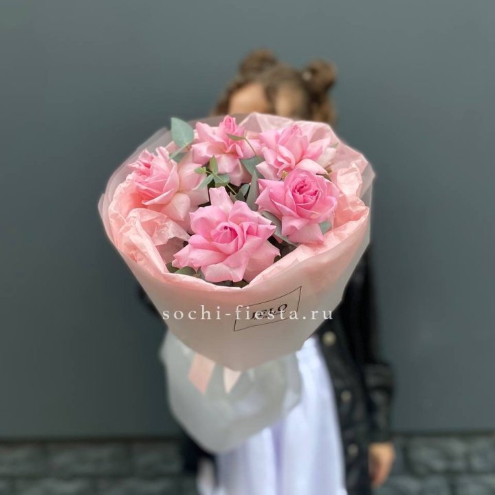5 французских розовых роз  в Рязани