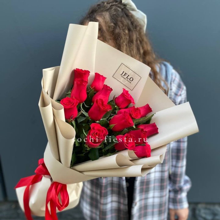 15 красных роз в Рязани
