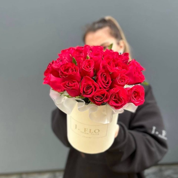 27 кенийских роз в боксе в Рязани