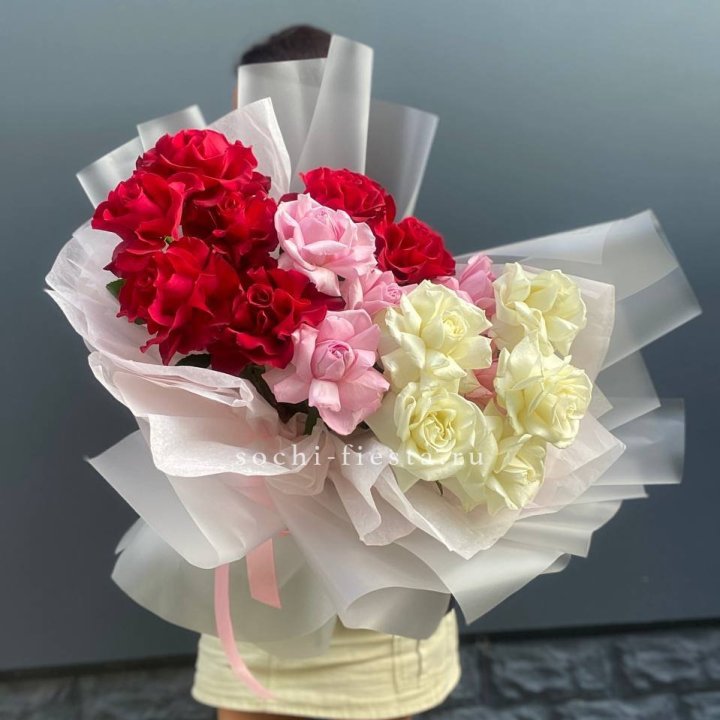 Микс из 17 роз в Рязани