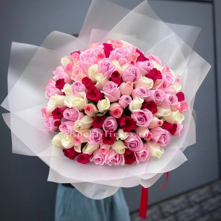 101 разноцветная роза "Карусель" в Рязани