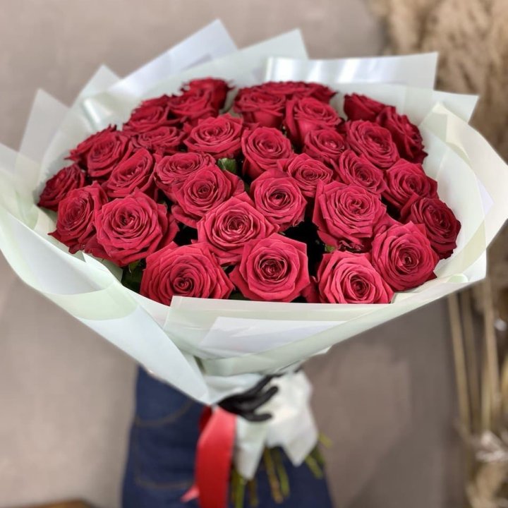 37 красных роз в Рязани