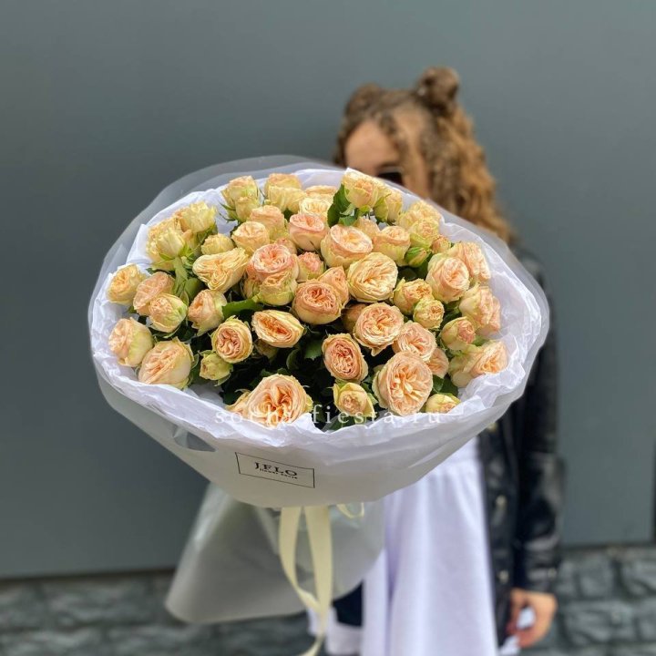 15 пионовидных роз в Рязани