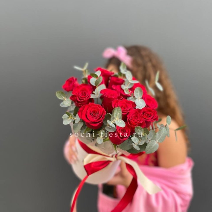 15 Красных роз в боксе №2 в Рязани