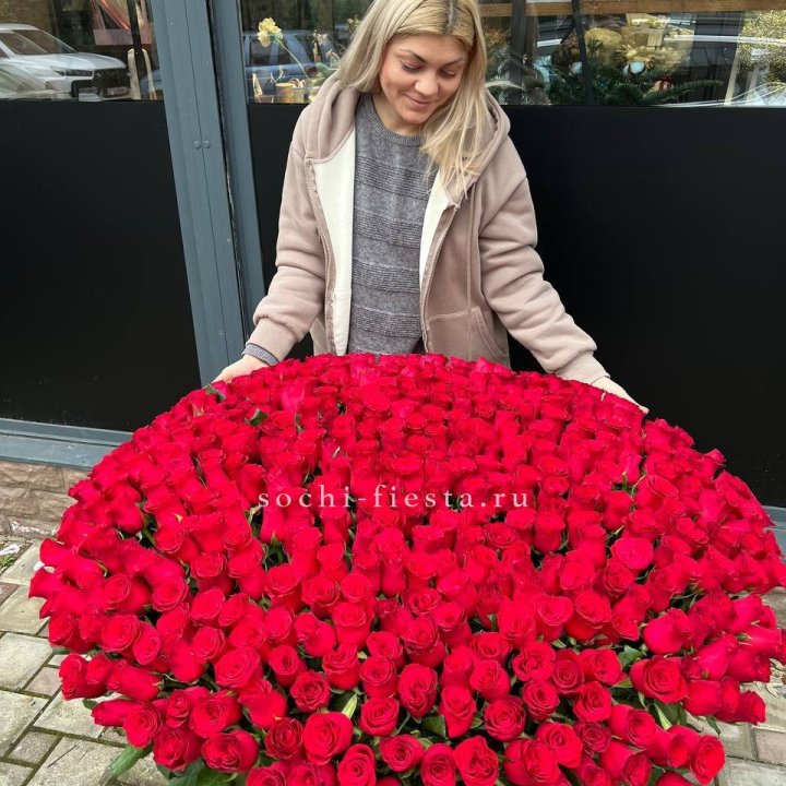 501 красная роза в корзине в Рязани