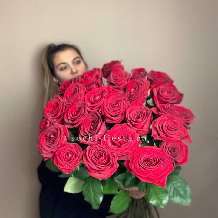 25 высоких роз в Рязани