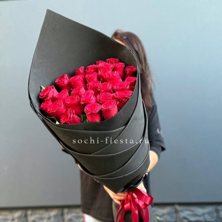 25 высоких красных роз в Рязани