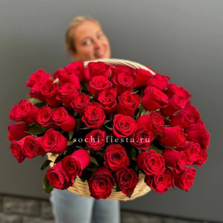 101 красная роза в корзине   в Рязани