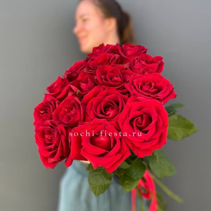 15 красных роз под ленту в Рязани
