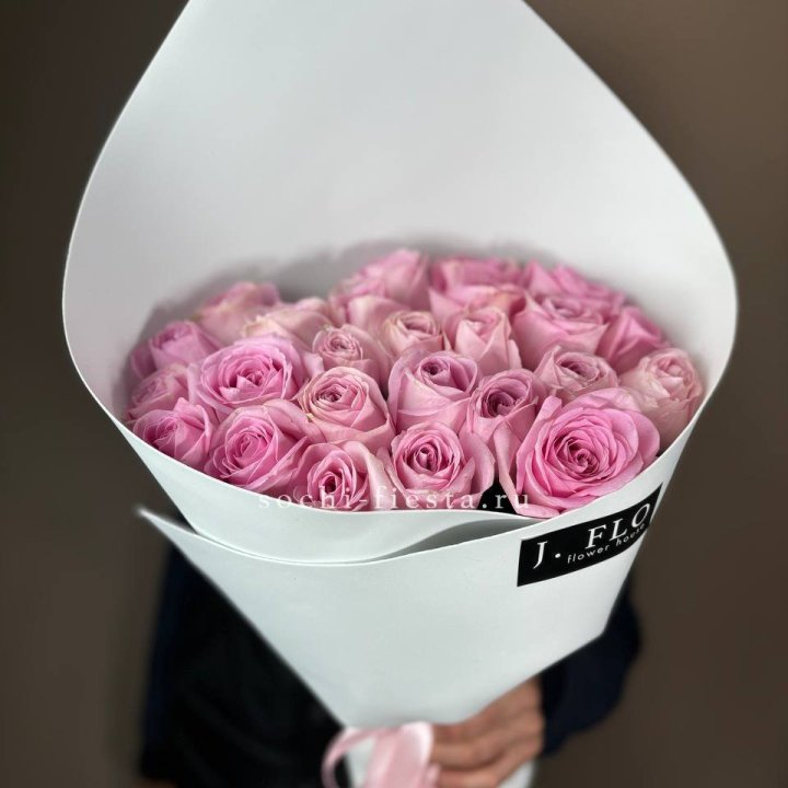 25 розовых роз в Рязани