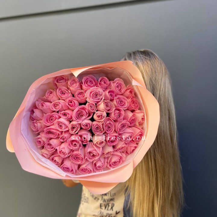 55 розовых роз в Рязани