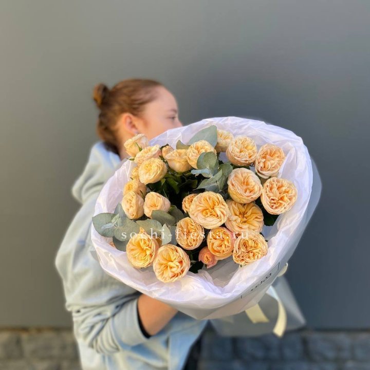 7 пионовидных роз в Рязани