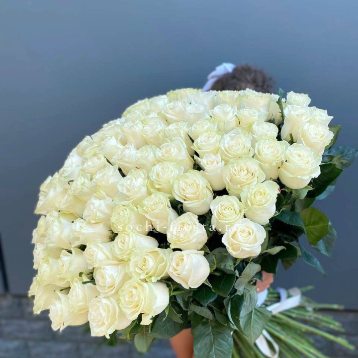 101 белая высокая роза в Рязани