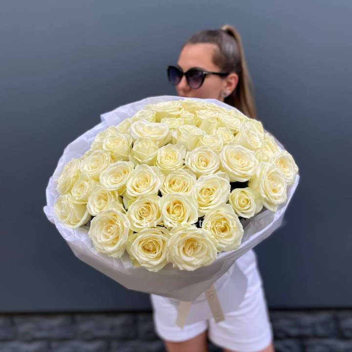 51 белая роза  в Рязани