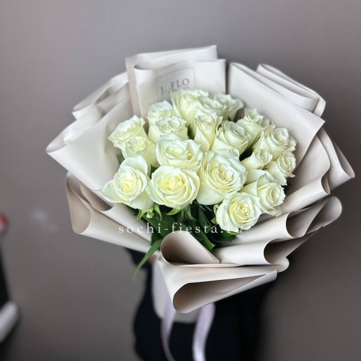 19 белых роз  в Рязани