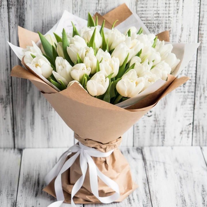 25 белых тюльпанов в Рязани