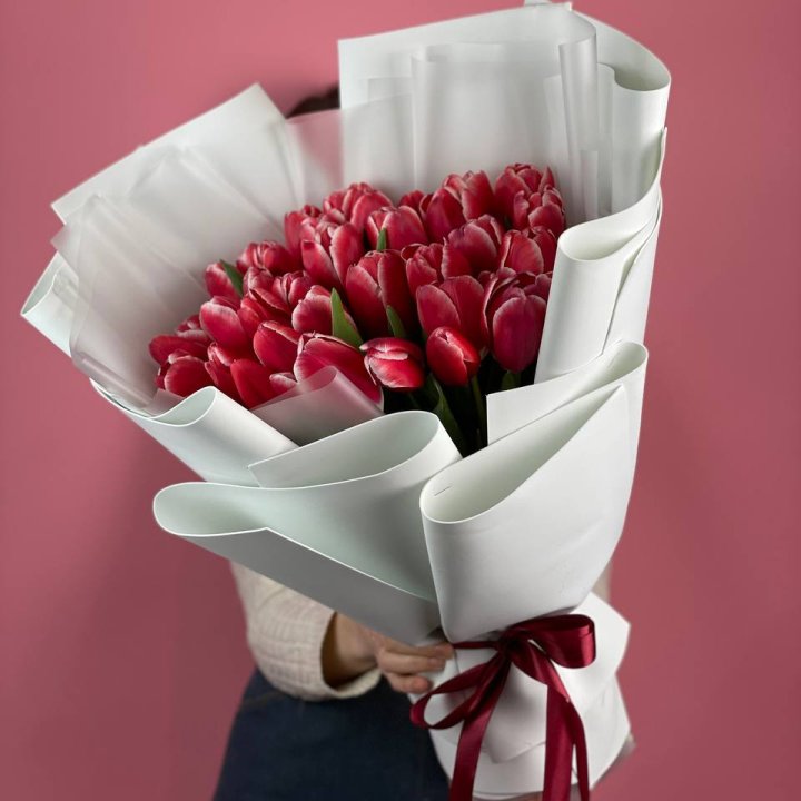 Букет красных тюльпанов в Рязани